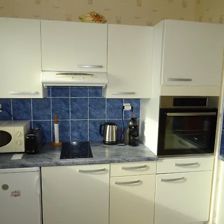 Avec Balcon, Animaux Acceptes, Parking Prive, Proche Et Commerces - Fr-1-92-915