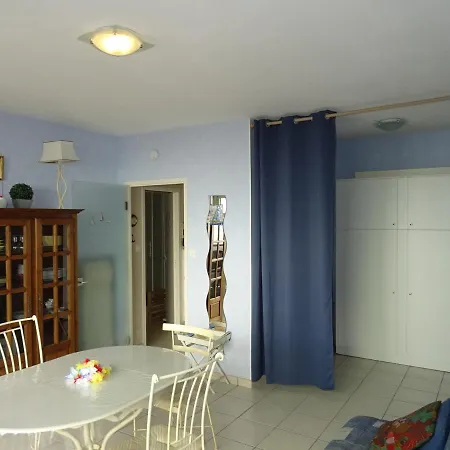 Avec Balcon, Animaux Acceptes, Parking Prive, Proche Et Commerces - Fr-1-92-915 Apartment