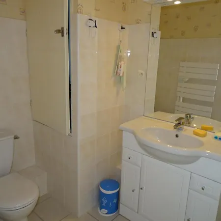 Avec Balcon, Animaux Acceptes, Parking Prive, Proche Et Commerces - Fr-1-92-915 Apartment *